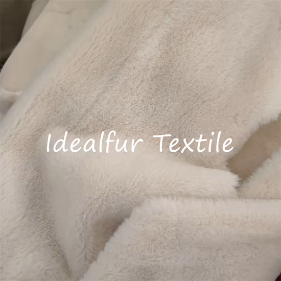 매우 부드럽고 매끄러운 모조 토끼 모피